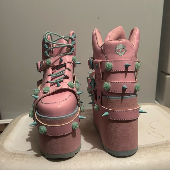 YRU Qozmo Bondage Rose Spike Platform Sneakers Pink and Blue - Picture 4 of 11